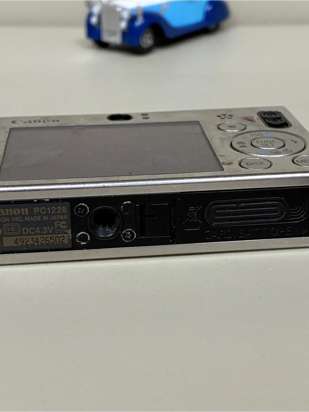 Canon PowerShot SD1000 Digital Elph 7.1MP Digital Camera Read Item Description